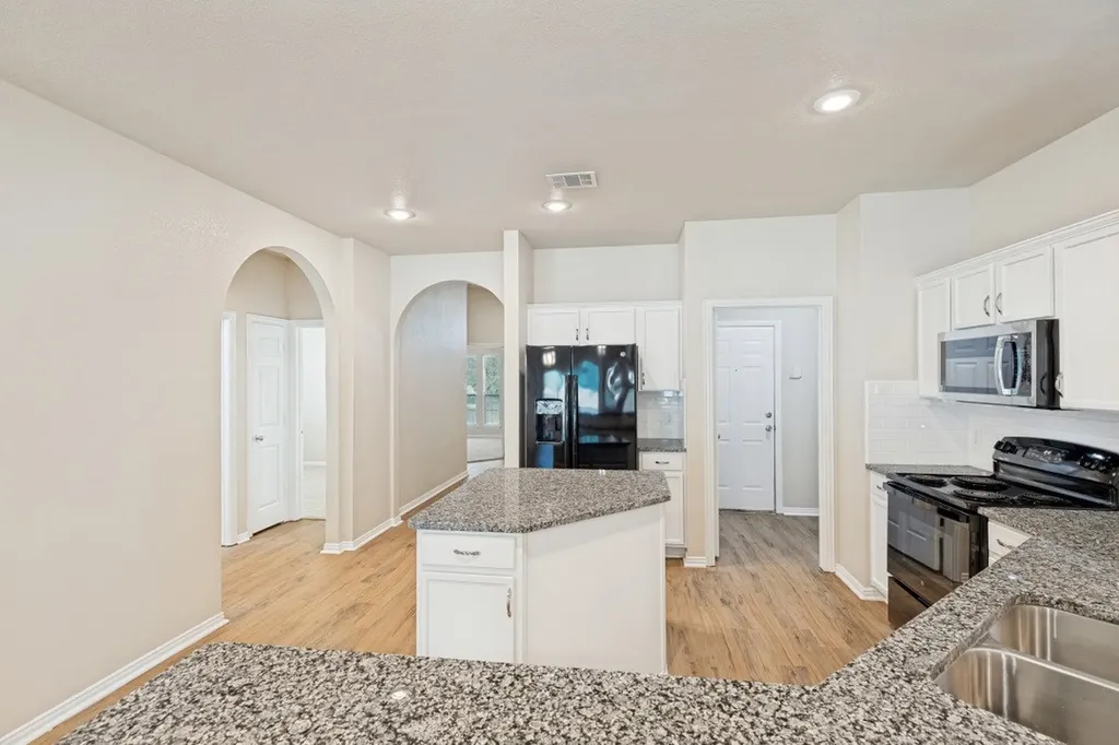 1504 Oakcrest Drive Providence Village TX 76227