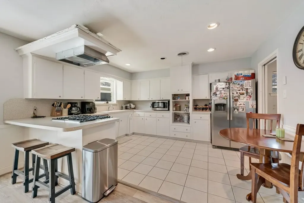 9619 Liptonshire Drive Dallas TX 75238
