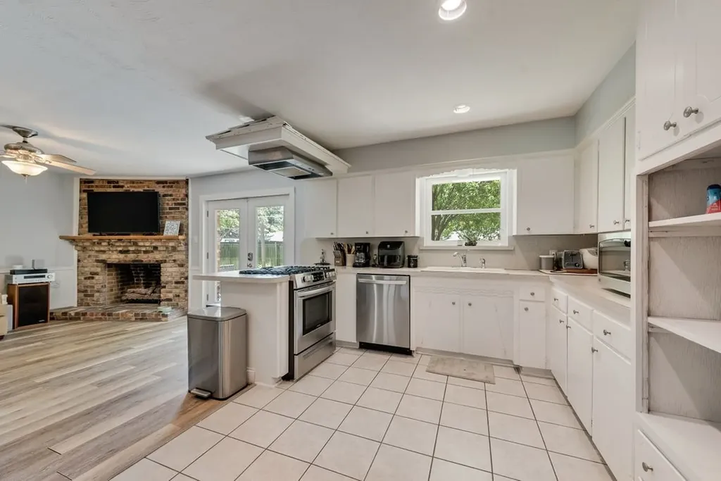 9619 Liptonshire Drive Dallas TX 75238