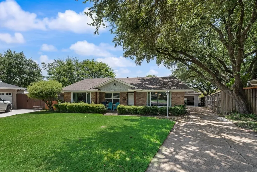 9619 Liptonshire Drive Dallas TX 75238