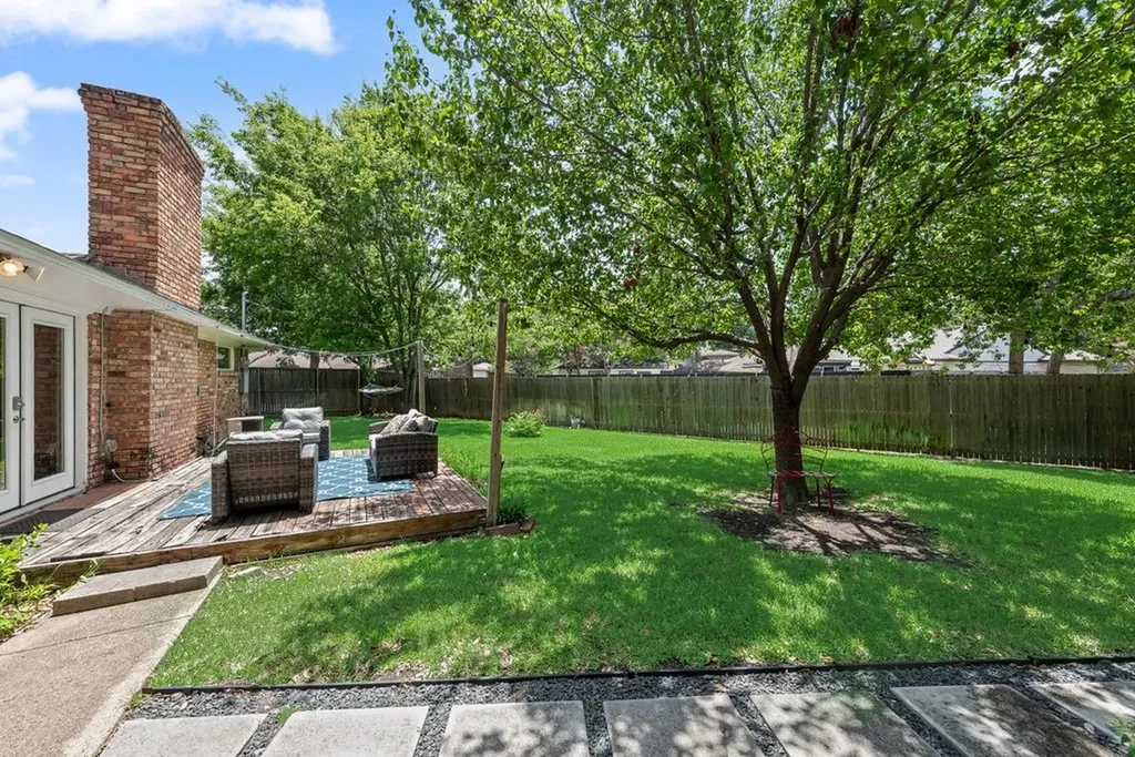 9619 Liptonshire Drive Dallas TX 75238