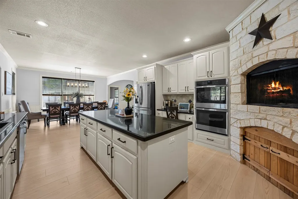 3175 Collins Road Burleson TX 76028