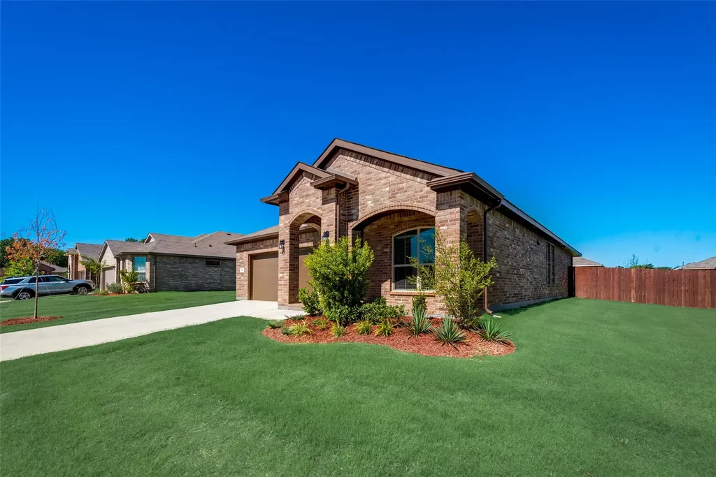 415 Helm Lane Azle TX 76020