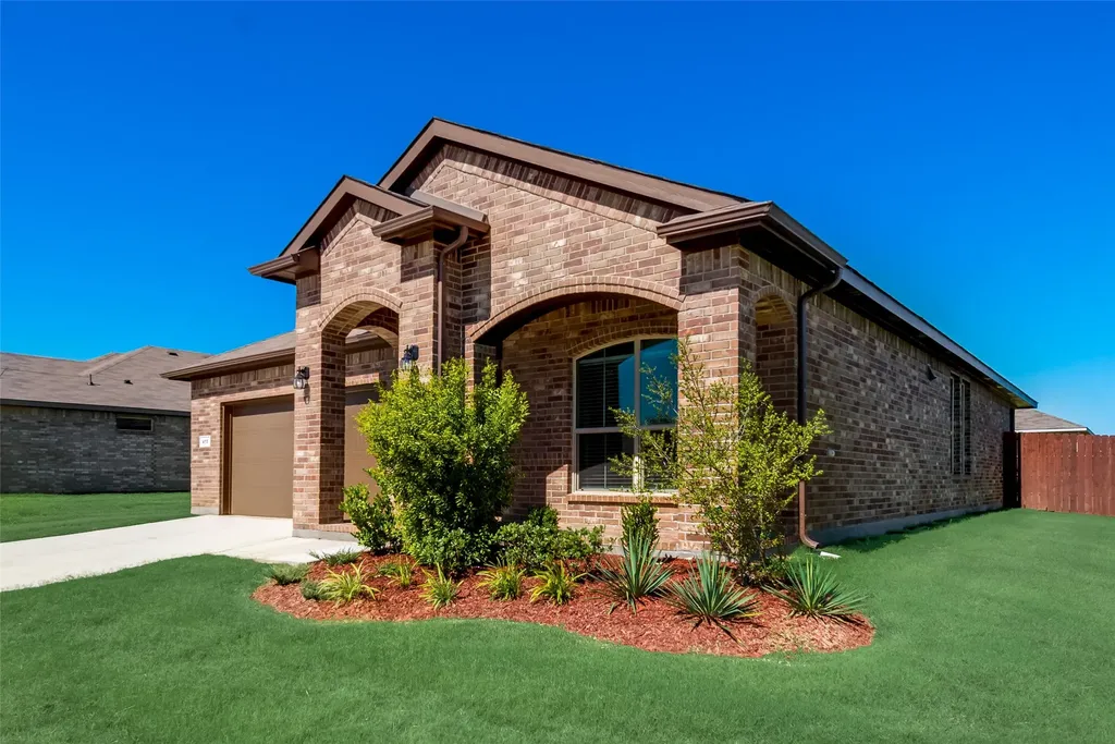 415 Helm Lane Azle TX 76020