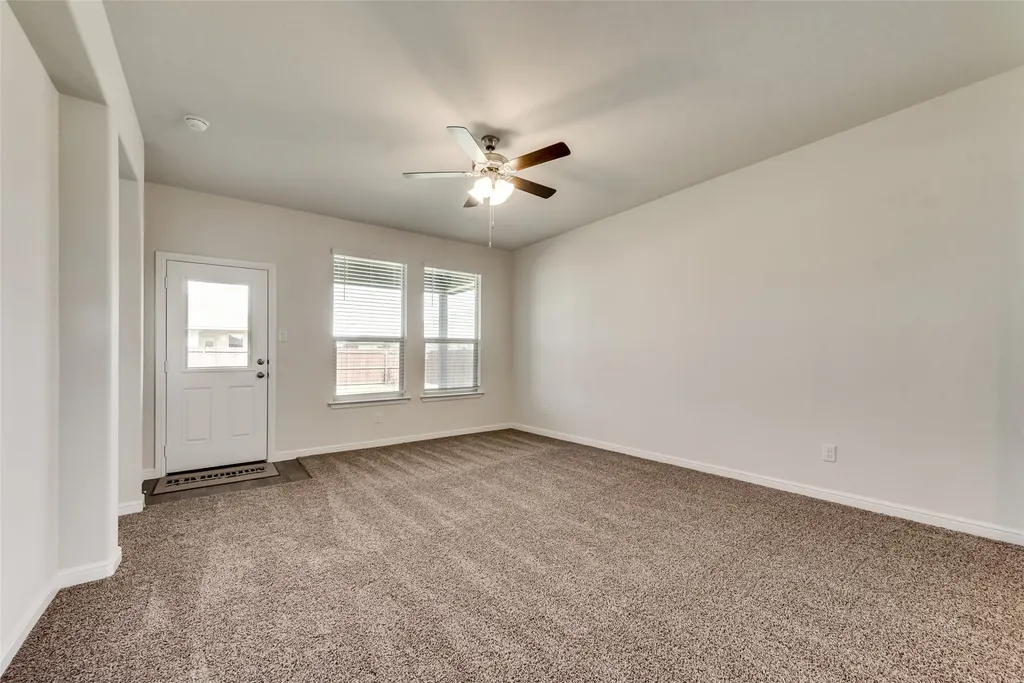 415 Helm Lane Azle TX 76020