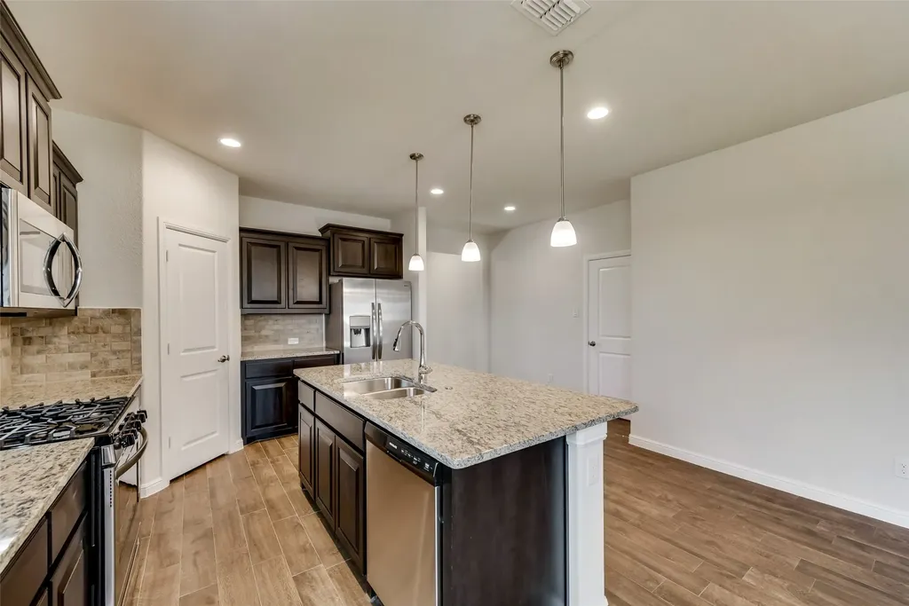 415 Helm Lane Azle TX 76020