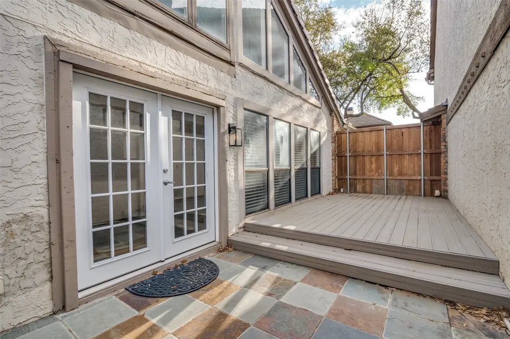 17018 Planters Row Addison TX 75001