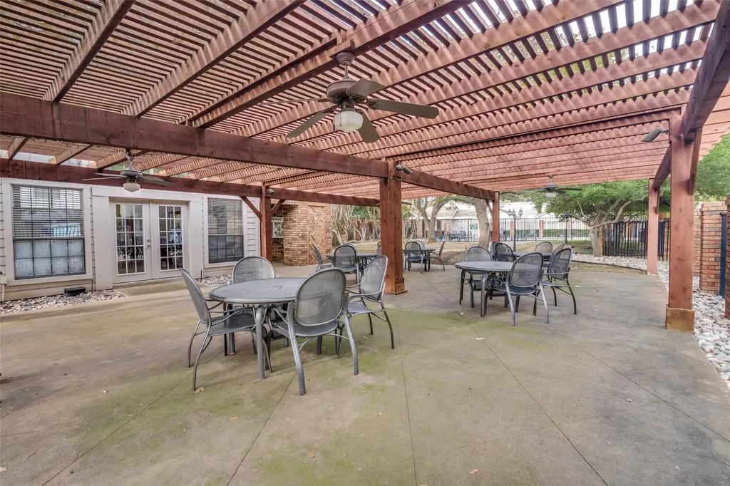 17018 Planters Row Addison TX 75001