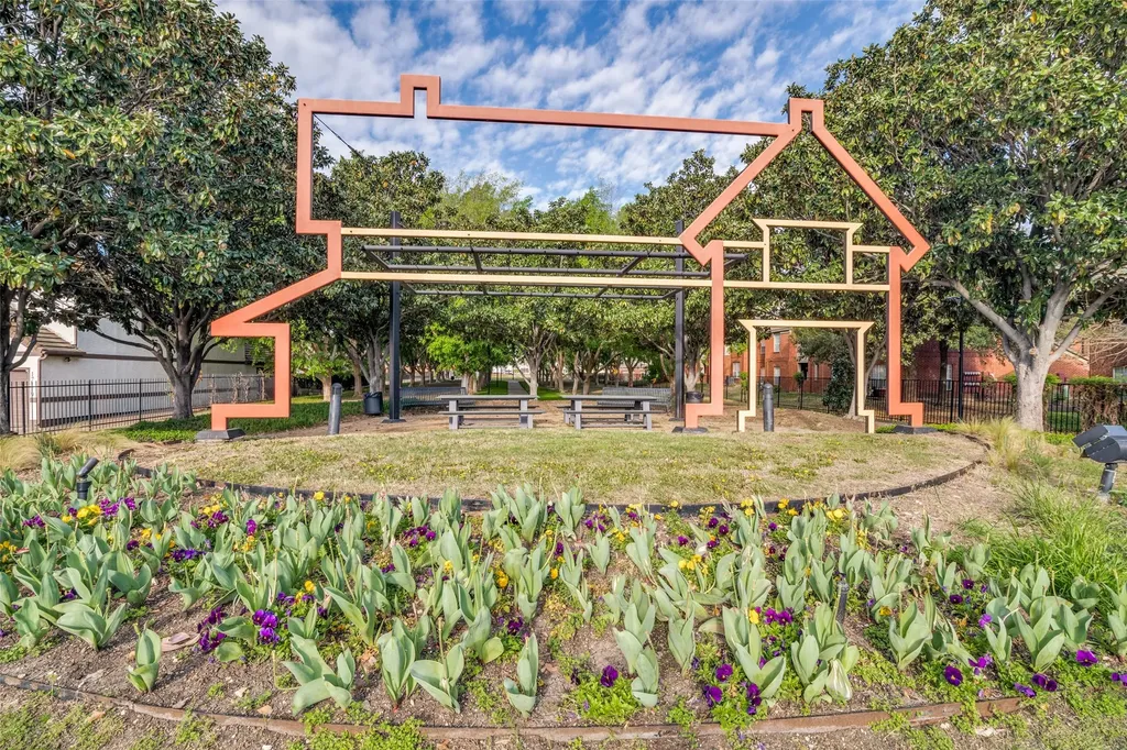 17018 Planters Row Addison TX 75001