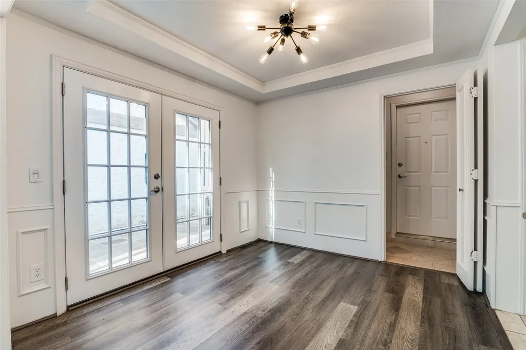 17018 Planters Row Addison TX 75001