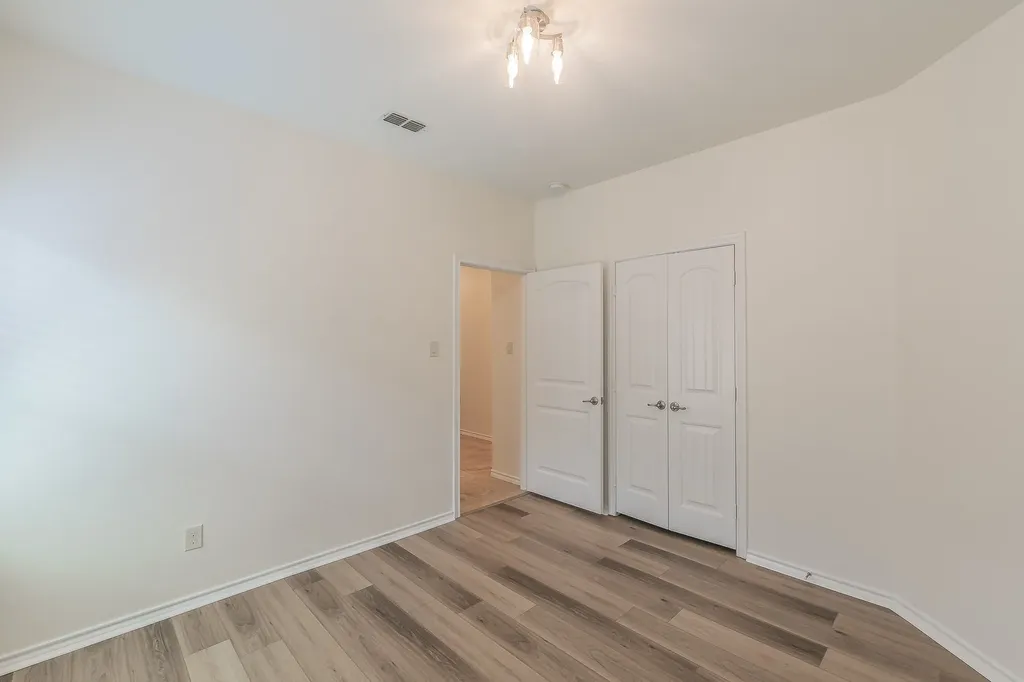 5115 Prestwick Drive Arlington TX 76001