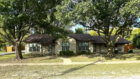 604 Harrel Avenue Bynum TX 76631