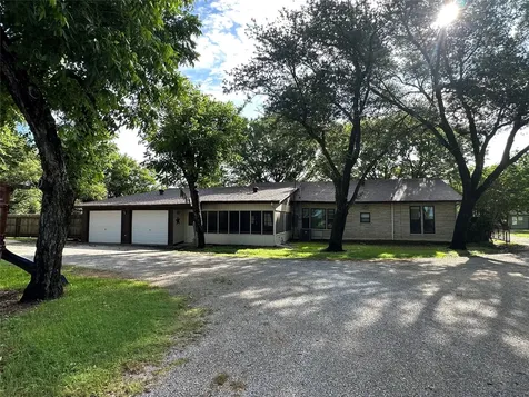 604 Harrel Avenue Bynum TX 76631