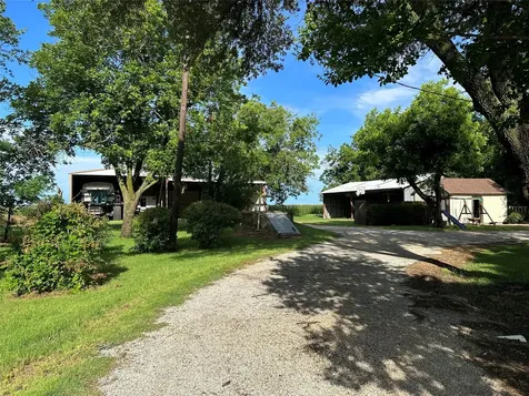604 Harrel Avenue Bynum TX 76631