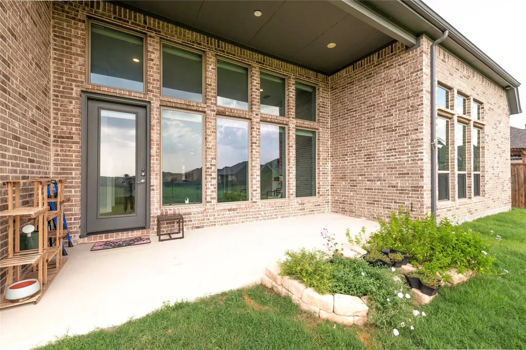 7013 Salmon Springs Drive Argyle TX 76226