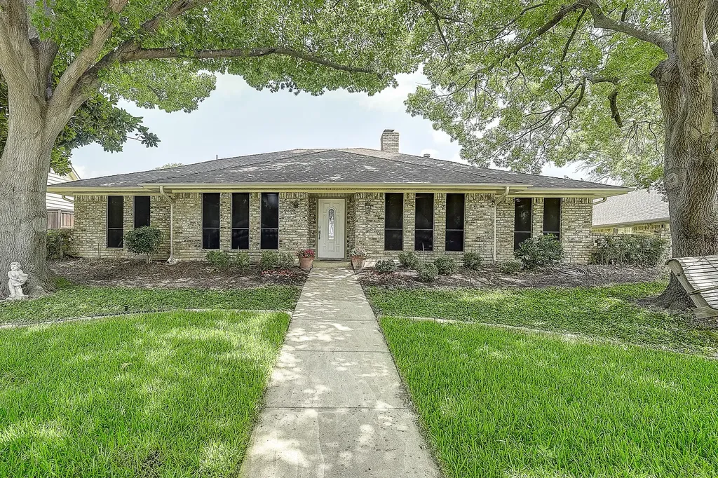 2225 Stone Creek Drive Plano TX 75075