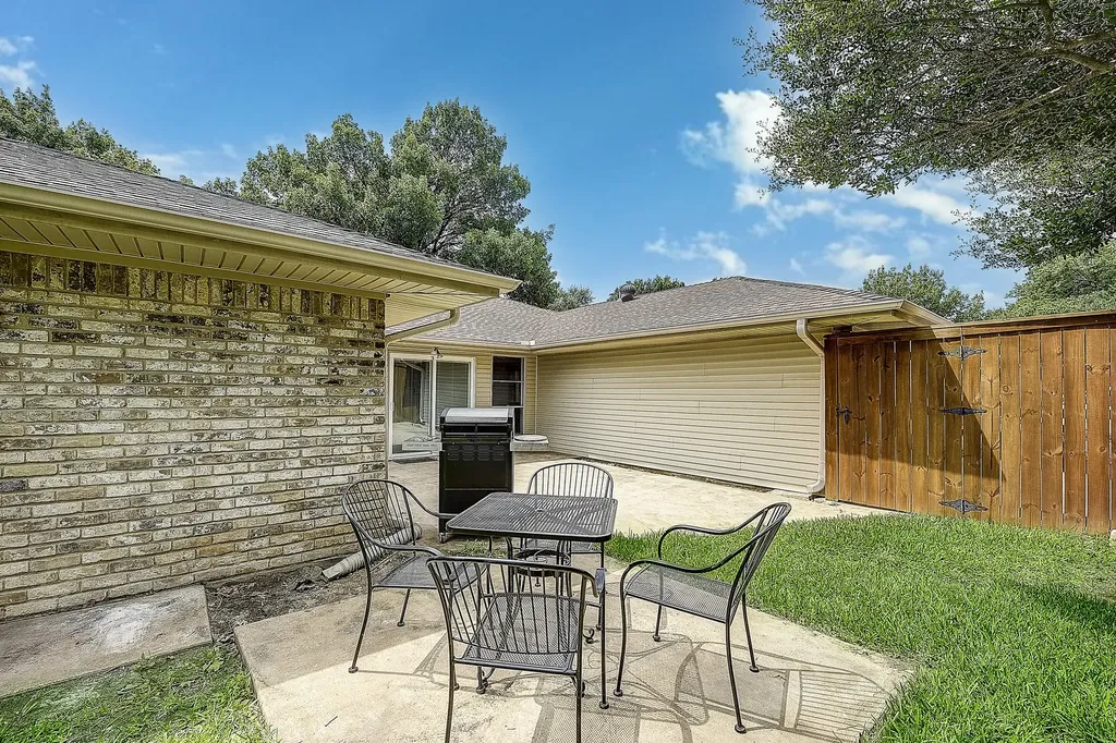 2225 Stone Creek Drive Plano TX 75075
