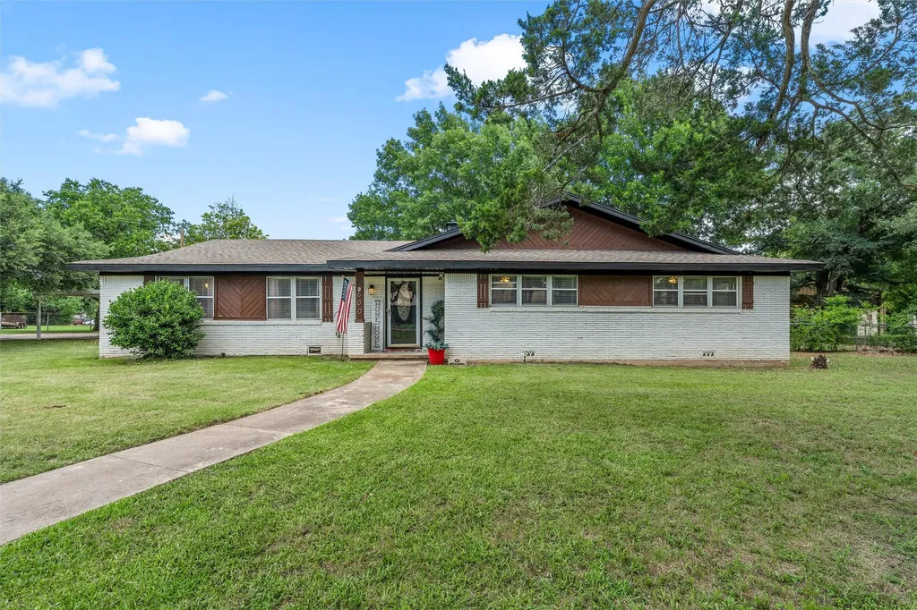600 S Andrews Drive Robinson TX 76706