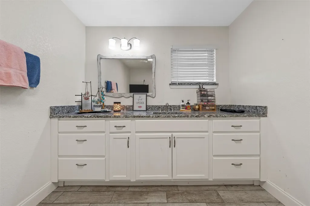 600 S Andrews Drive Robinson TX 76706