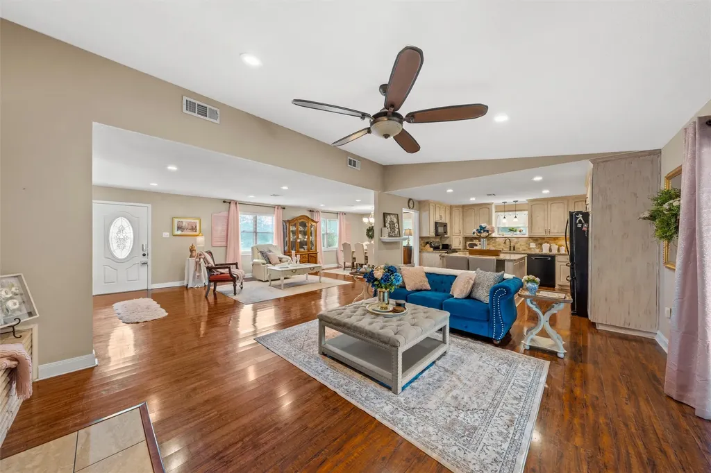 600 S Andrews Drive Robinson TX 76706