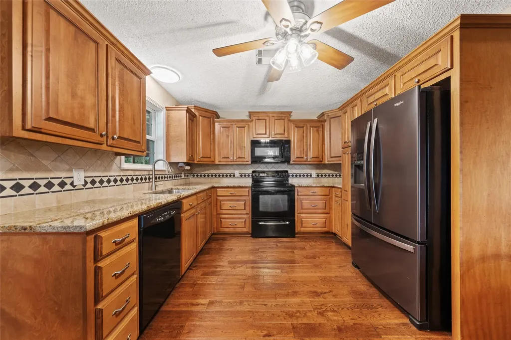 443 Rost Road Mcgregor TX 76657