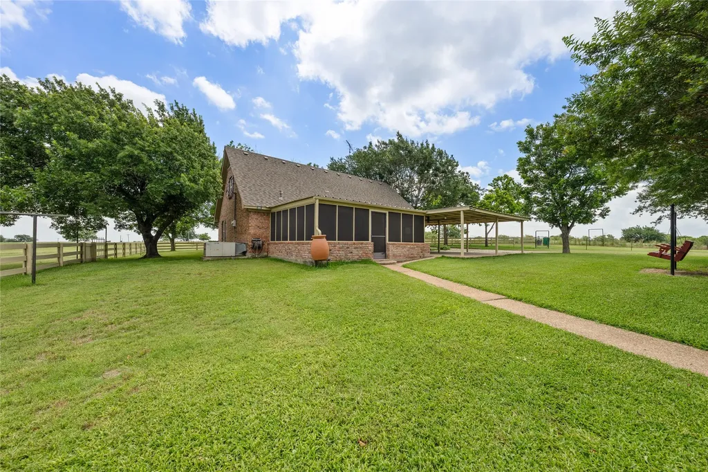 443 Rost Road Mcgregor TX 76657