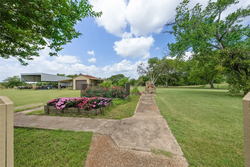 443 Rost Road Mcgregor TX 76657