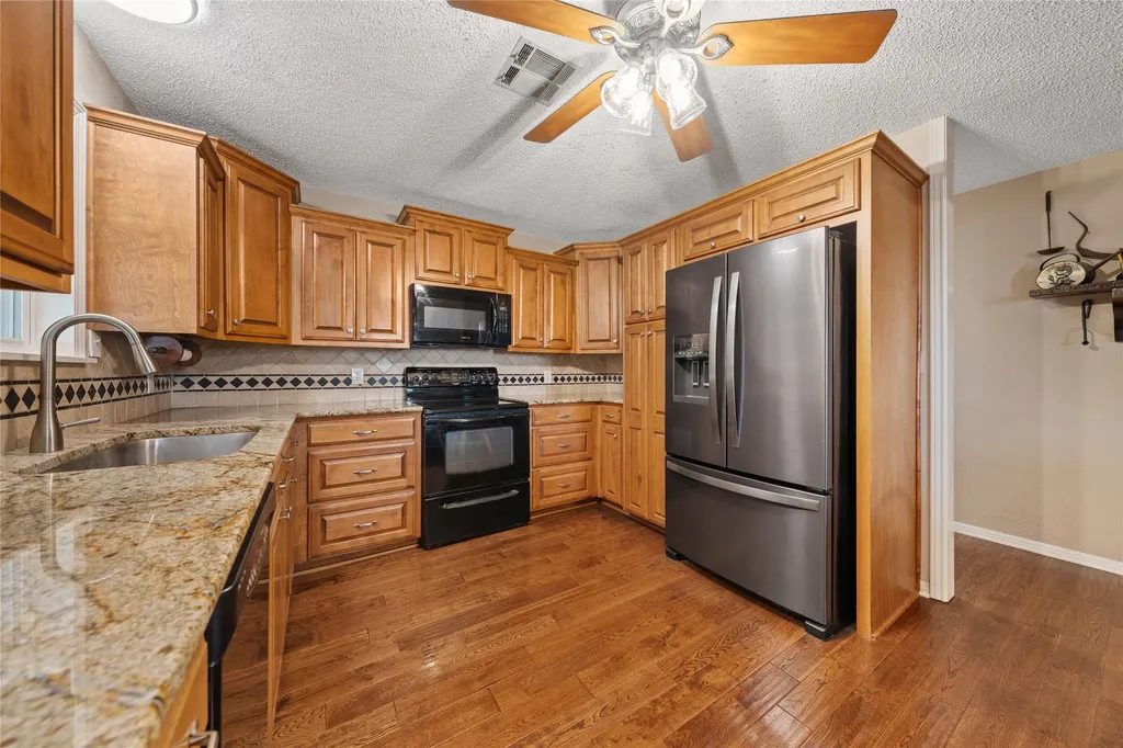 443 Rost Road Mcgregor TX 76657