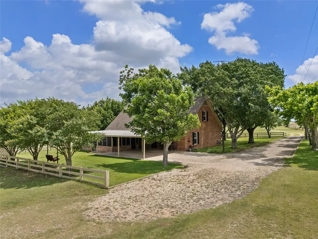 443 Rost Road Mcgregor TX 76657