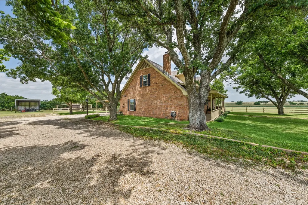 443 Rost Road Mcgregor TX 76657