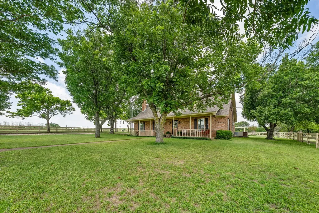 443 Rost Road Mcgregor TX 76657