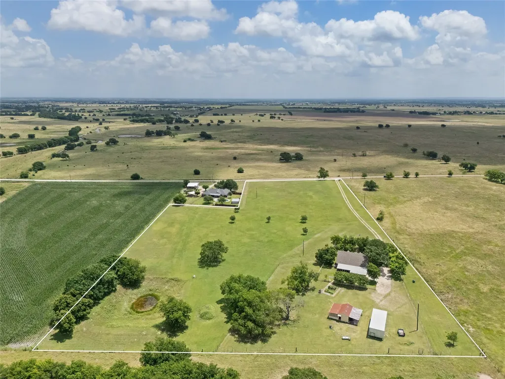 443 Rost Road Mcgregor TX 76657