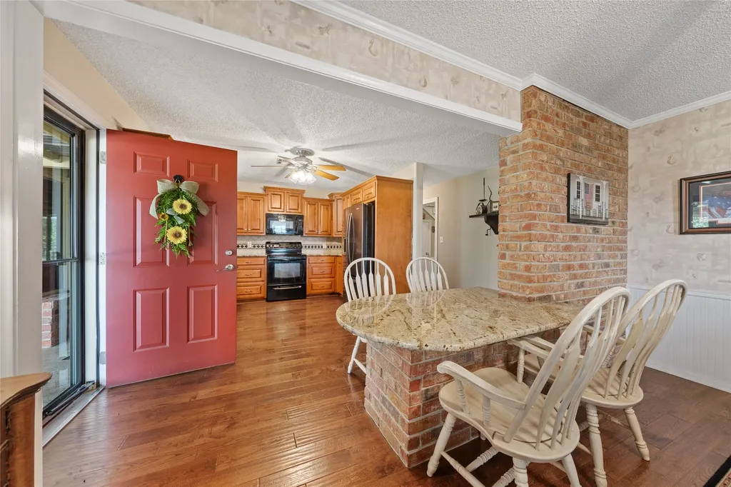 443 Rost Road Mcgregor TX 76657