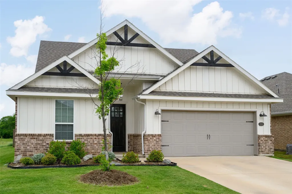 300 Bronco Drive Pilot Point TX 76258
