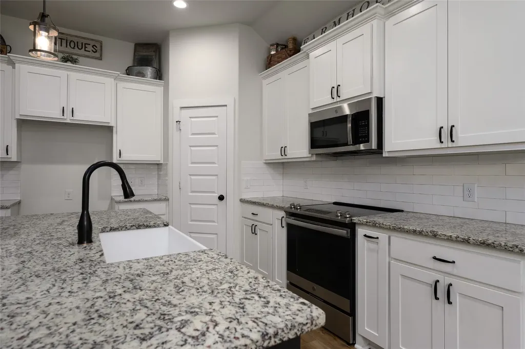 300 Bronco Drive Pilot Point TX 76258