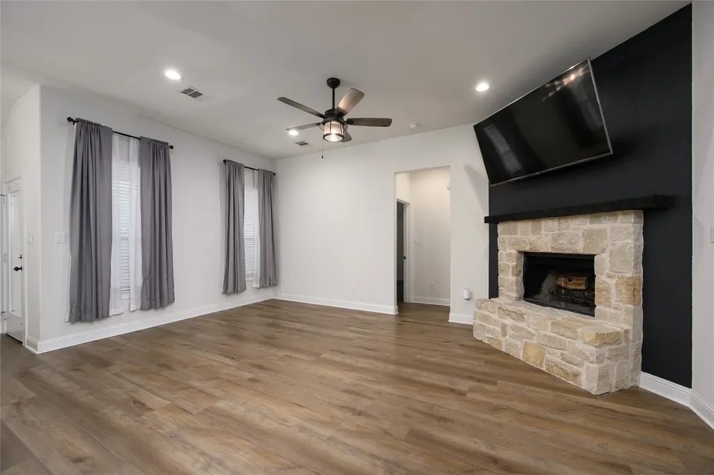 300 Bronco Drive Pilot Point TX 76258