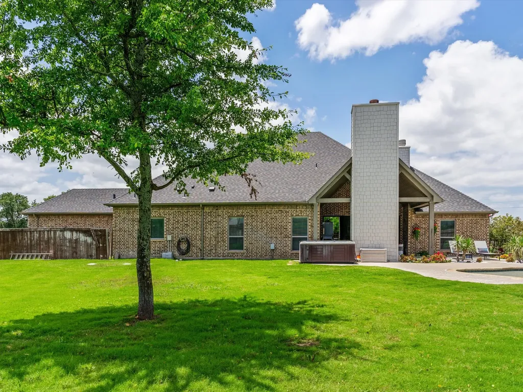 111 Old Base Road Aurora TX 76078