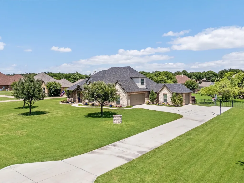 111 Old Base Road Aurora TX 76078