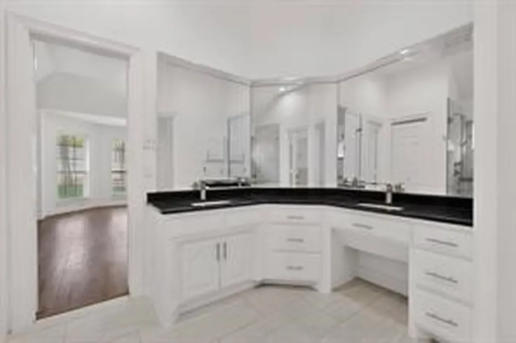 1405 Briar Drive Bedford TX 76022