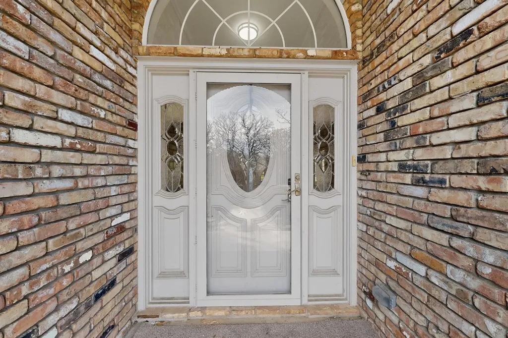 1405 Briar Drive Bedford TX 76022