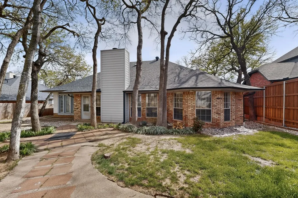 1405 Briar Drive Bedford TX 76022