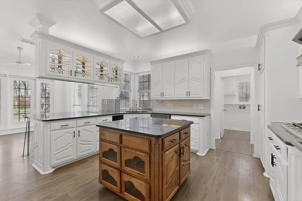 1405 Briar Drive Bedford TX 76022
