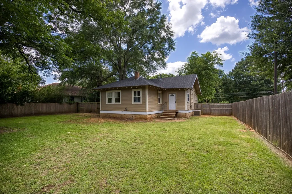 1008 N Link Street Palestine TX 75801