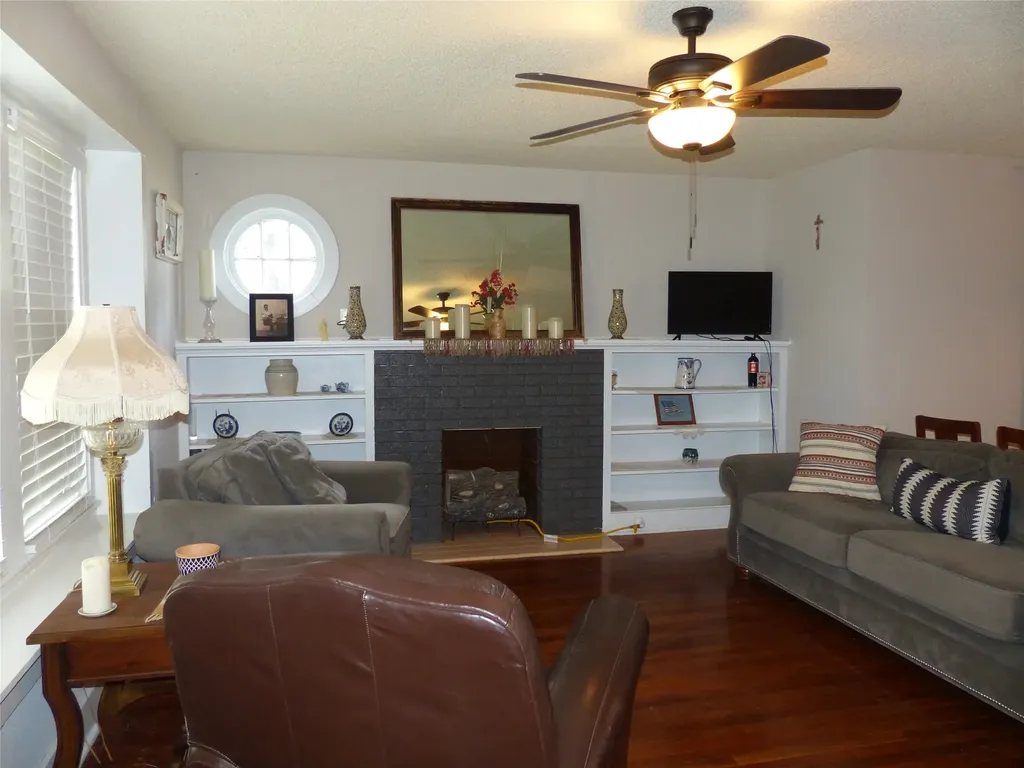 1801 Pine Brady TX 76825