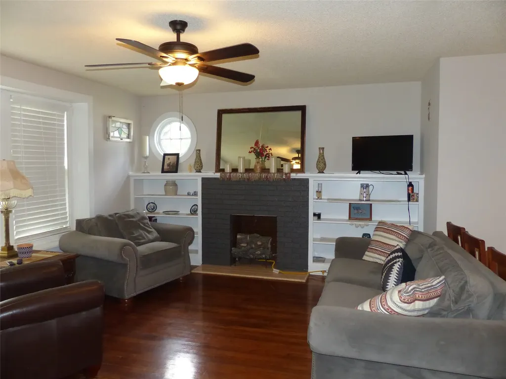 1801 Pine Brady TX 76825