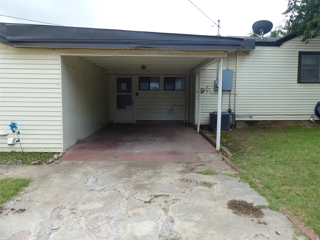 1801 Pine Brady TX 76825