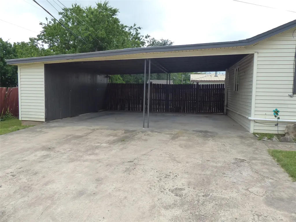 1801 Pine Brady TX 76825