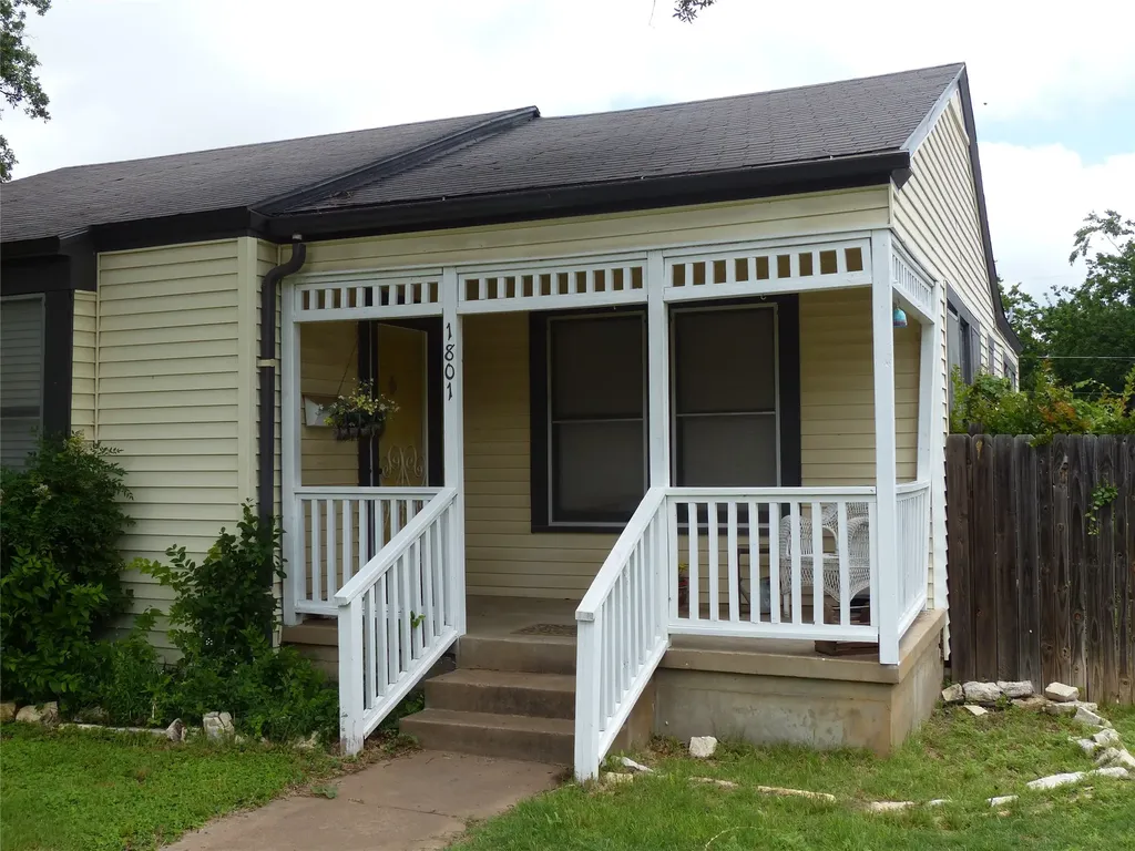 1801 Pine Brady TX 76825