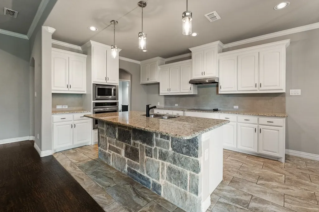 108 Odonna Drive Waxahachie TX 75165