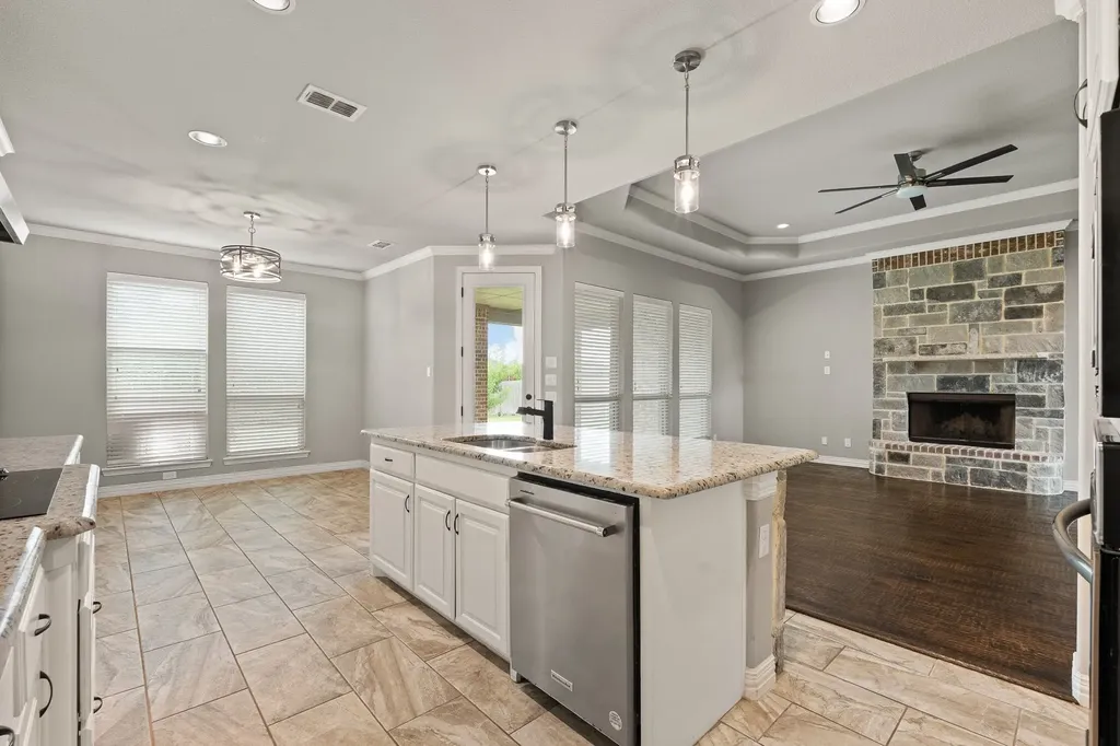 108 Odonna Drive Waxahachie TX 75165